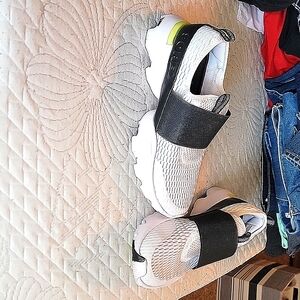 Sorel Sneakers sz 7.5